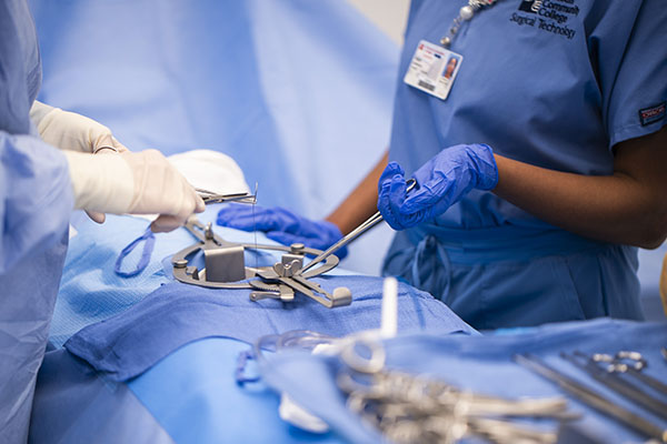 STLCC surgical technology students gain experience with equipment