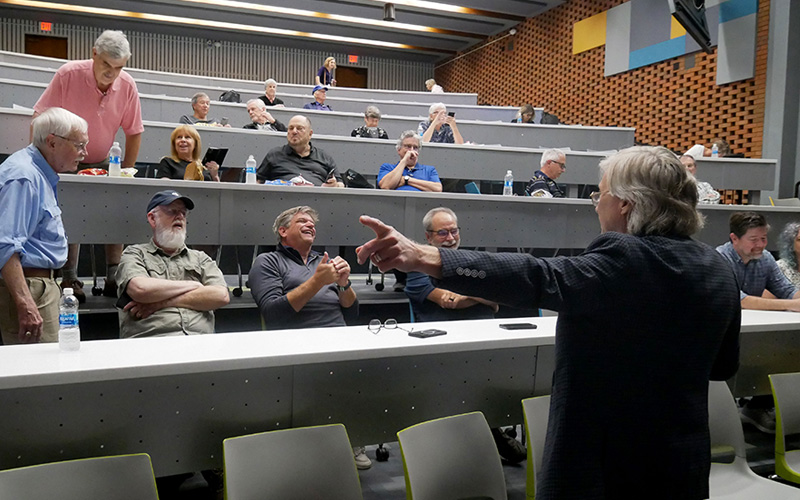Richard Sprengeler in a lecture hall.