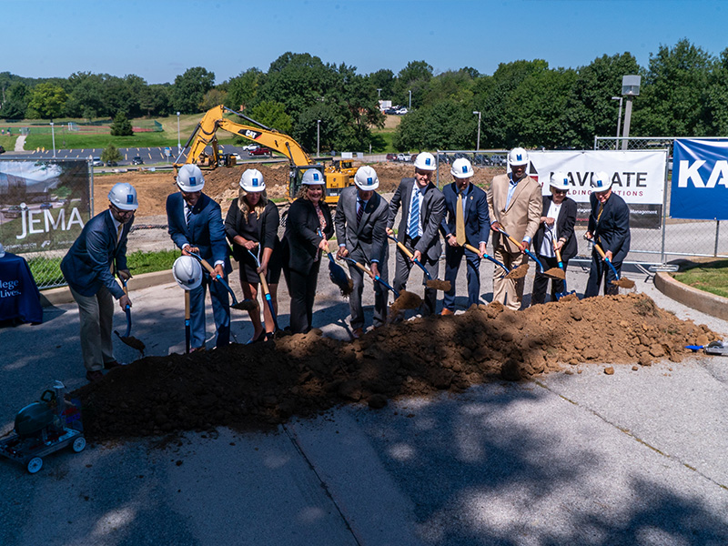 STLCC leadership, STLCC Board of Trustees, and government officials turn the dirt on the Advanced Manufacturing Center