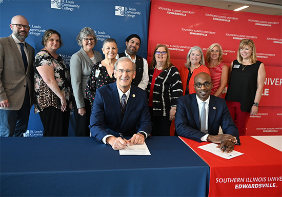 STLCC and SIUE chancellors sign nursing articulation agreement
